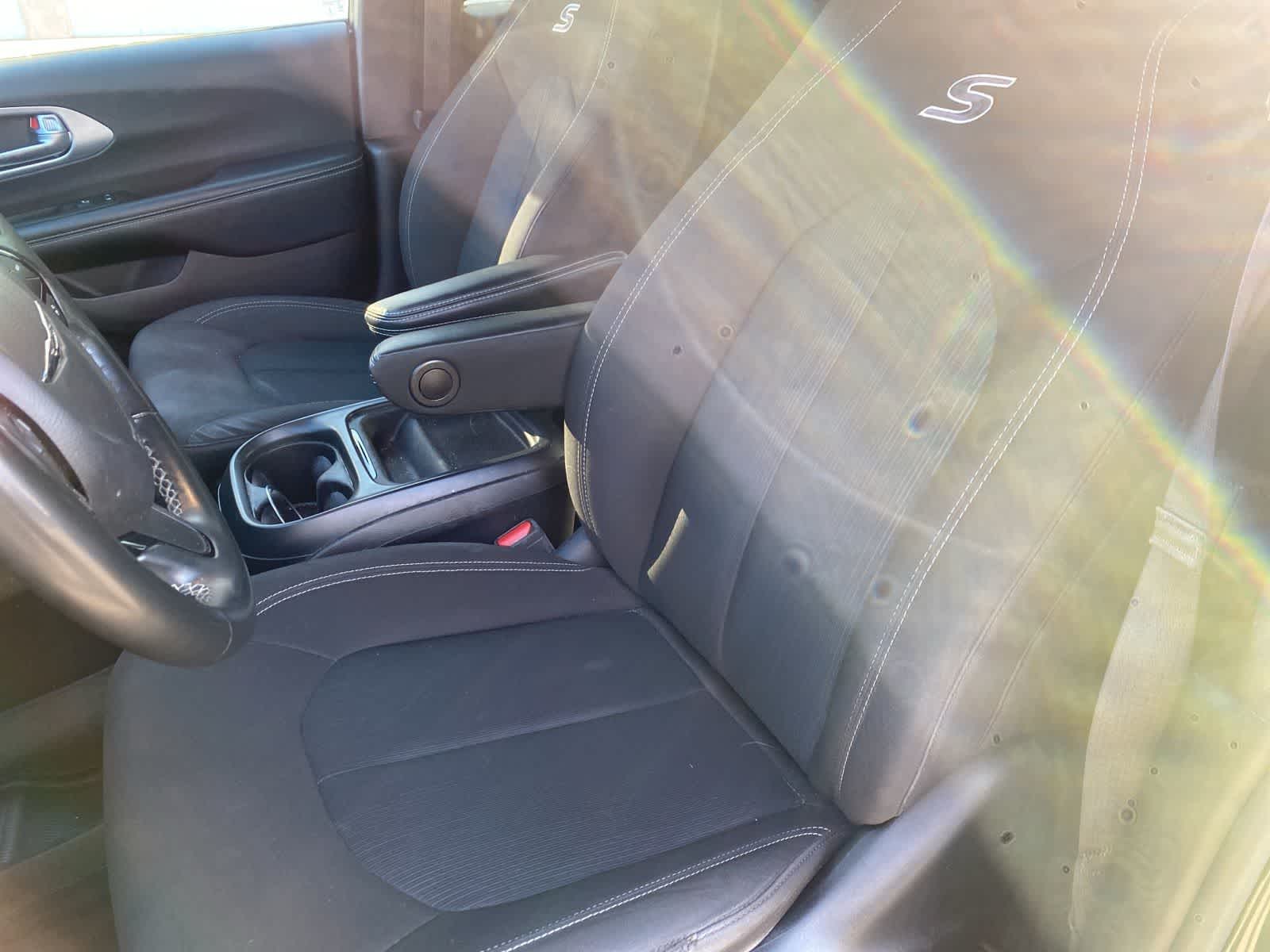 Thumbnail: 2021 Chrysler Pacifica - 11