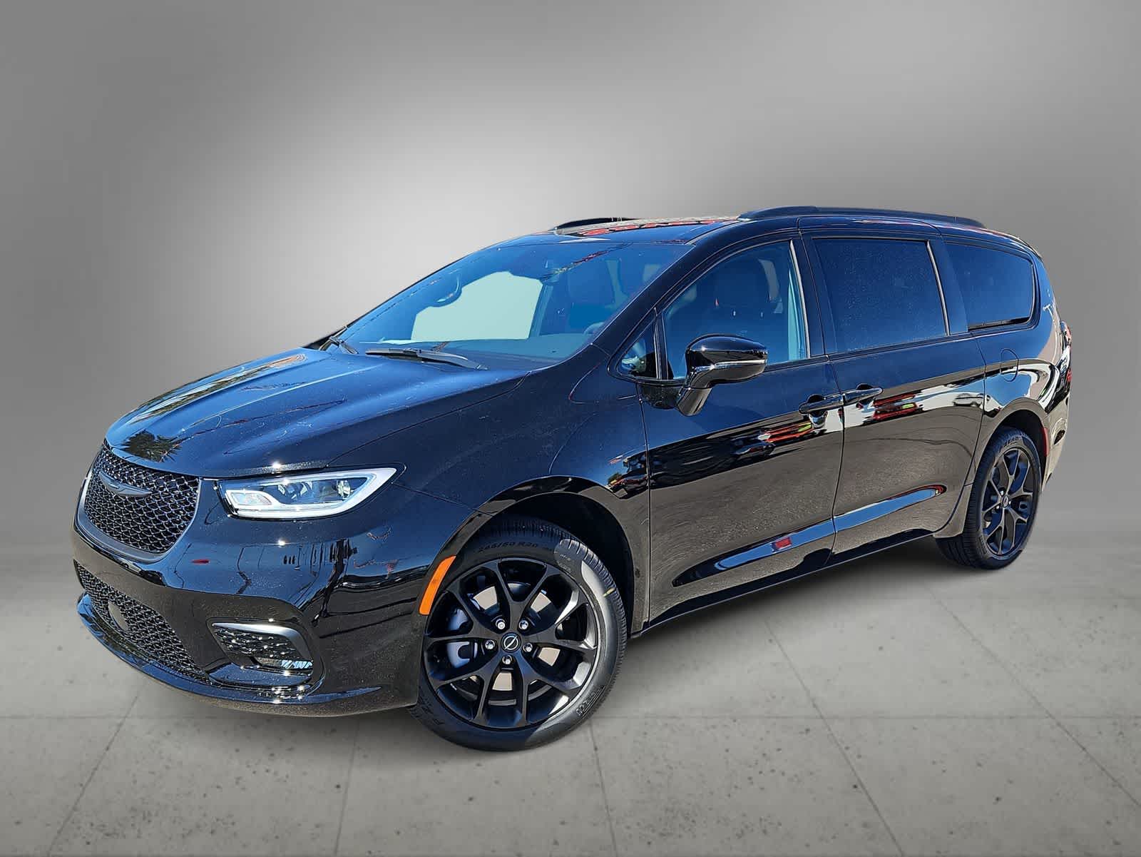 Thumbnail: 2026 Chrysler Pacifica - 1