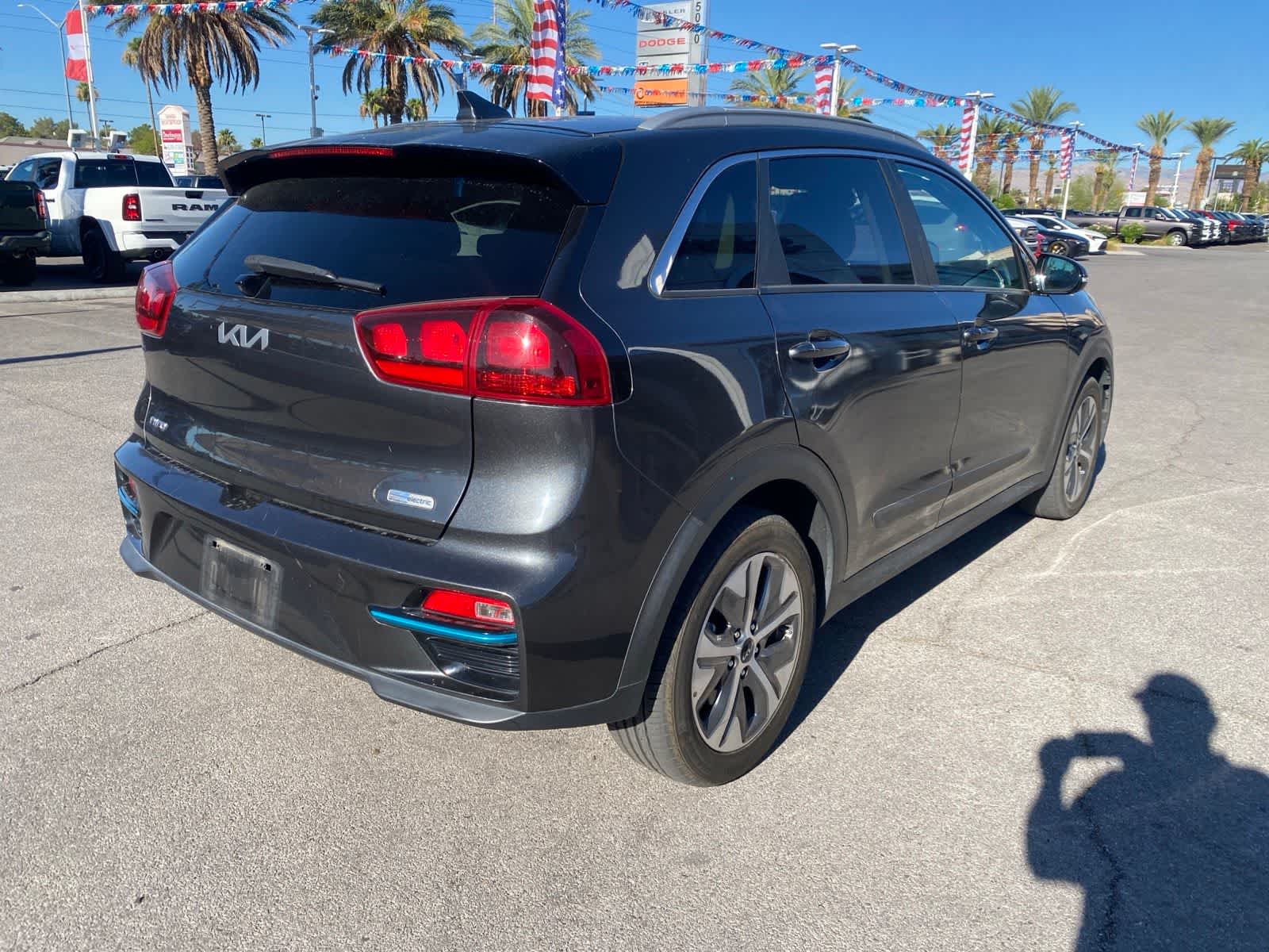 Thumbnail: 2022 Kia Niro - 6