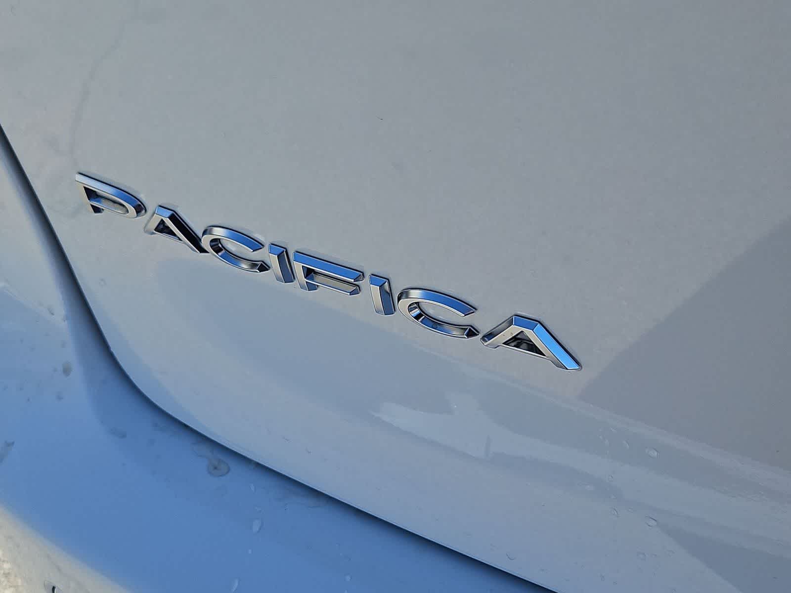 Thumbnail: 2026 Chrysler Pacifica - 12