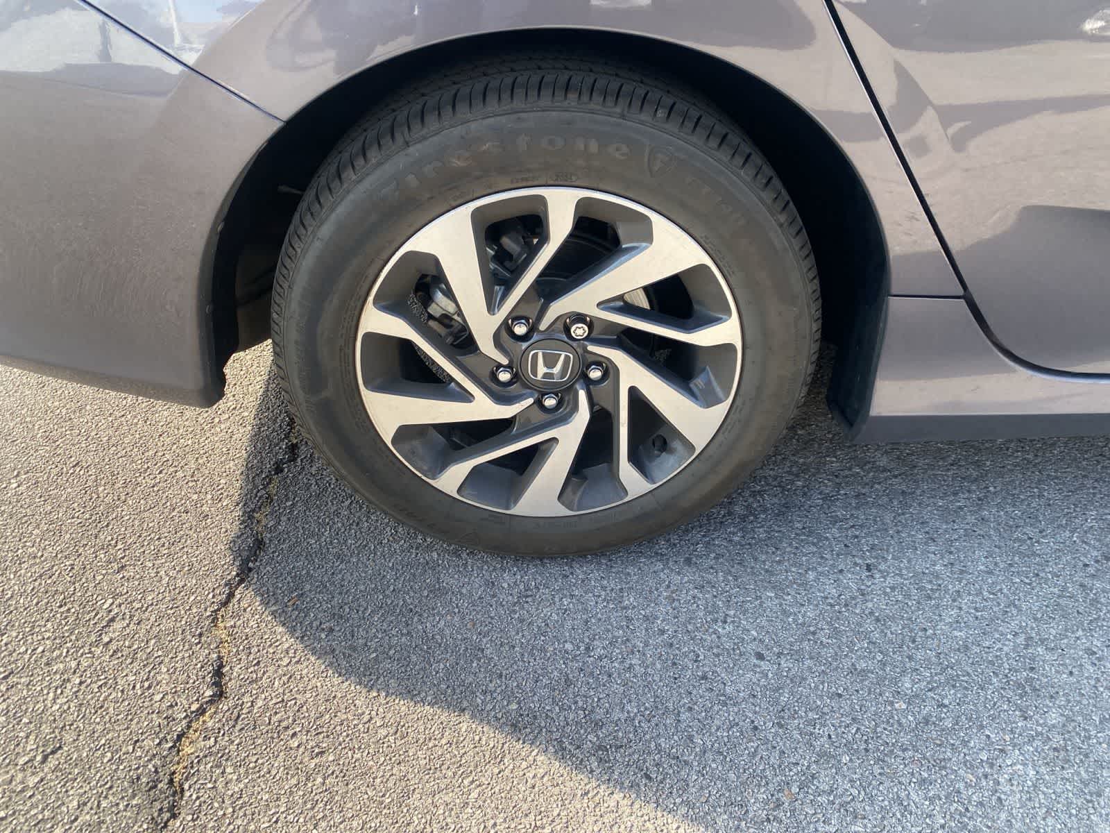Thumbnail: 2016 Honda Civic - 6