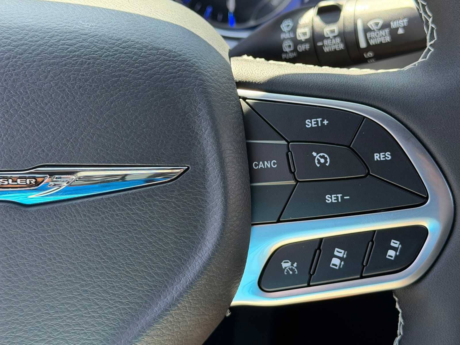 Thumbnail: 2026 Chrysler Pacifica - 18