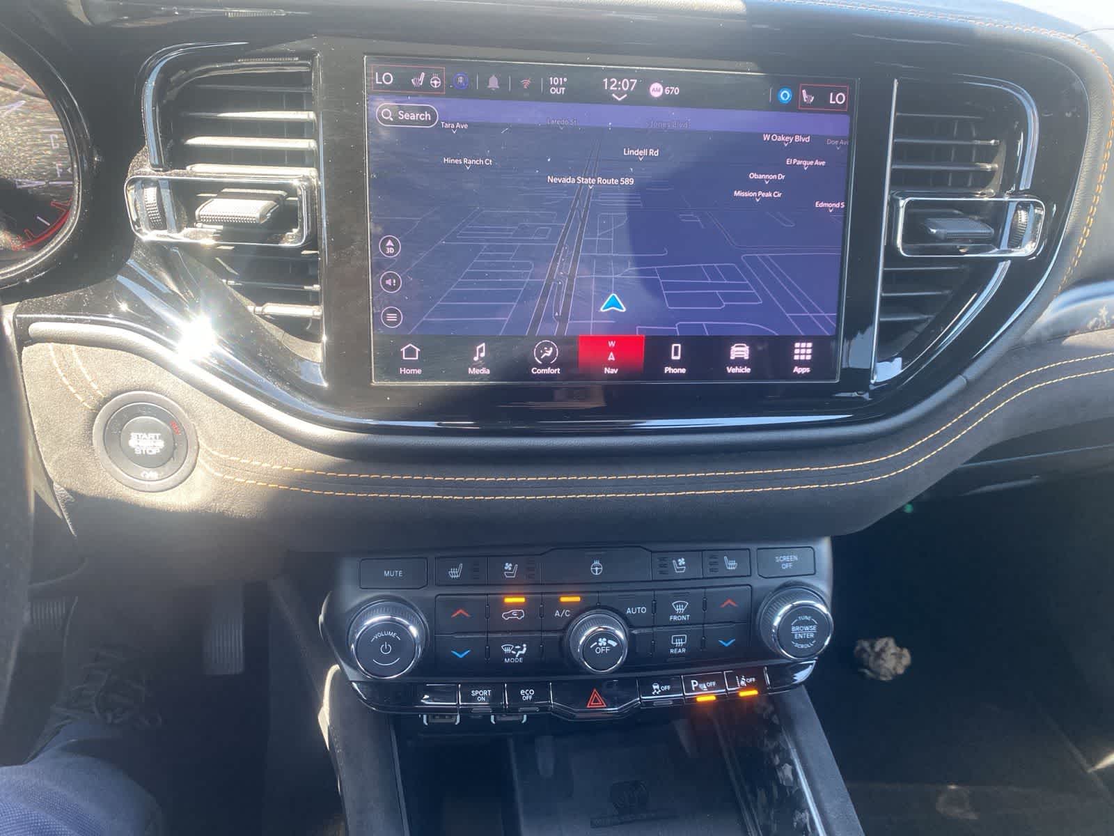 Thumbnail: 2022 Dodge Durango - 16