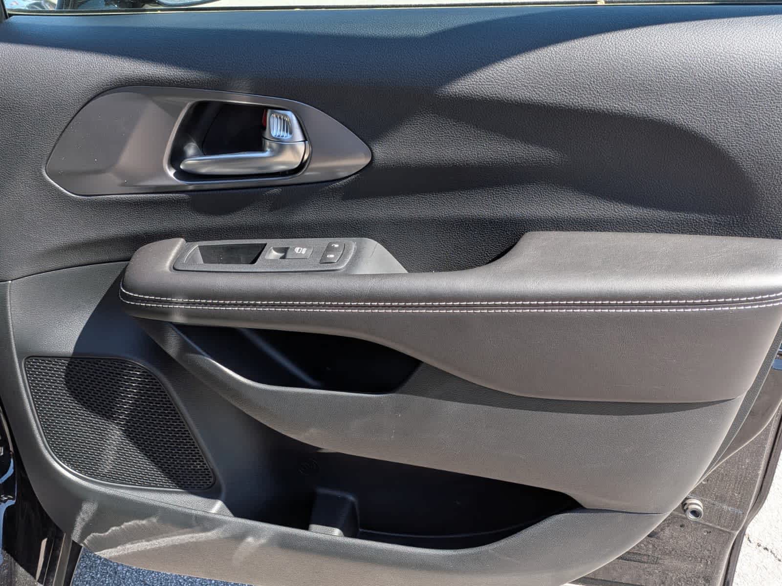Thumbnail: 2026 Chrysler Pacifica - 16