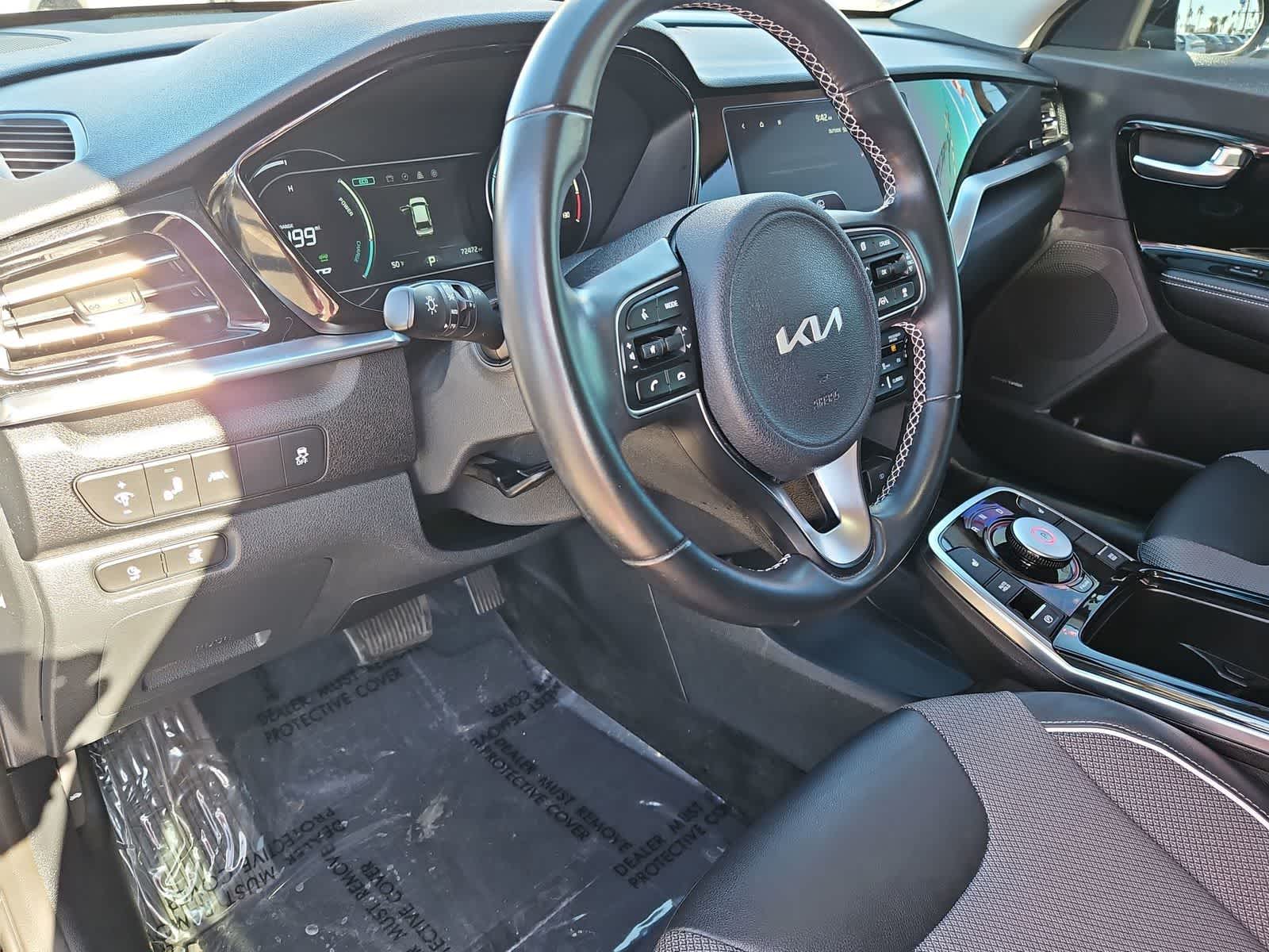 Thumbnail: 2022 Kia Niro - 11