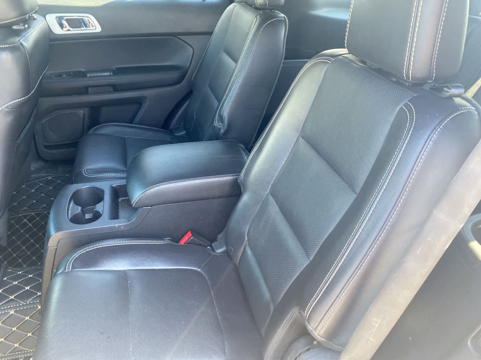 Thumbnail: 2015 Ford Explorer - 14