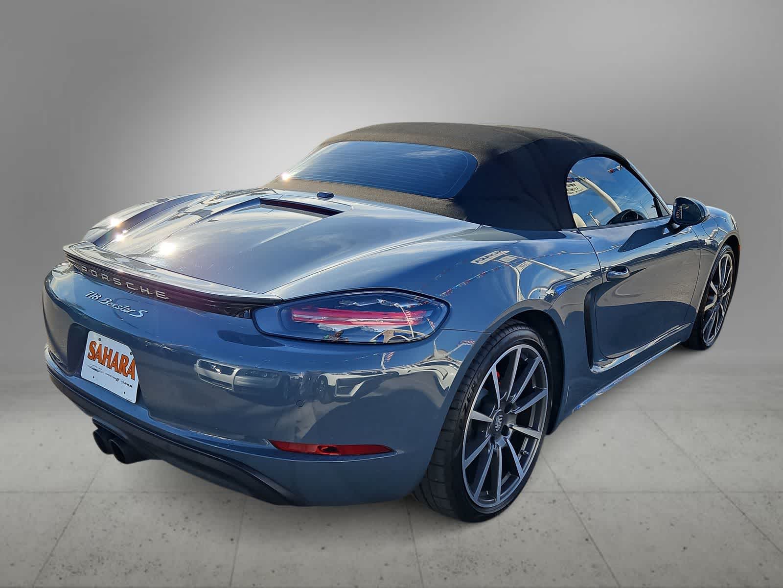 Thumbnail: 2017 Porsche 718 Boxster - 9