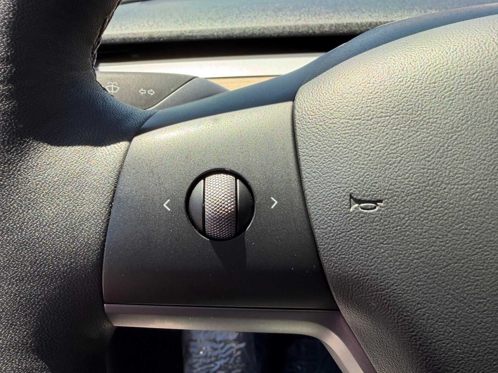 Thumbnail: 2021 Tesla Model 3 - 14