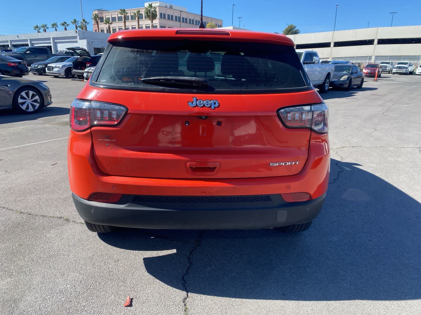 Thumbnail: 2018 Jeep Compass - 8