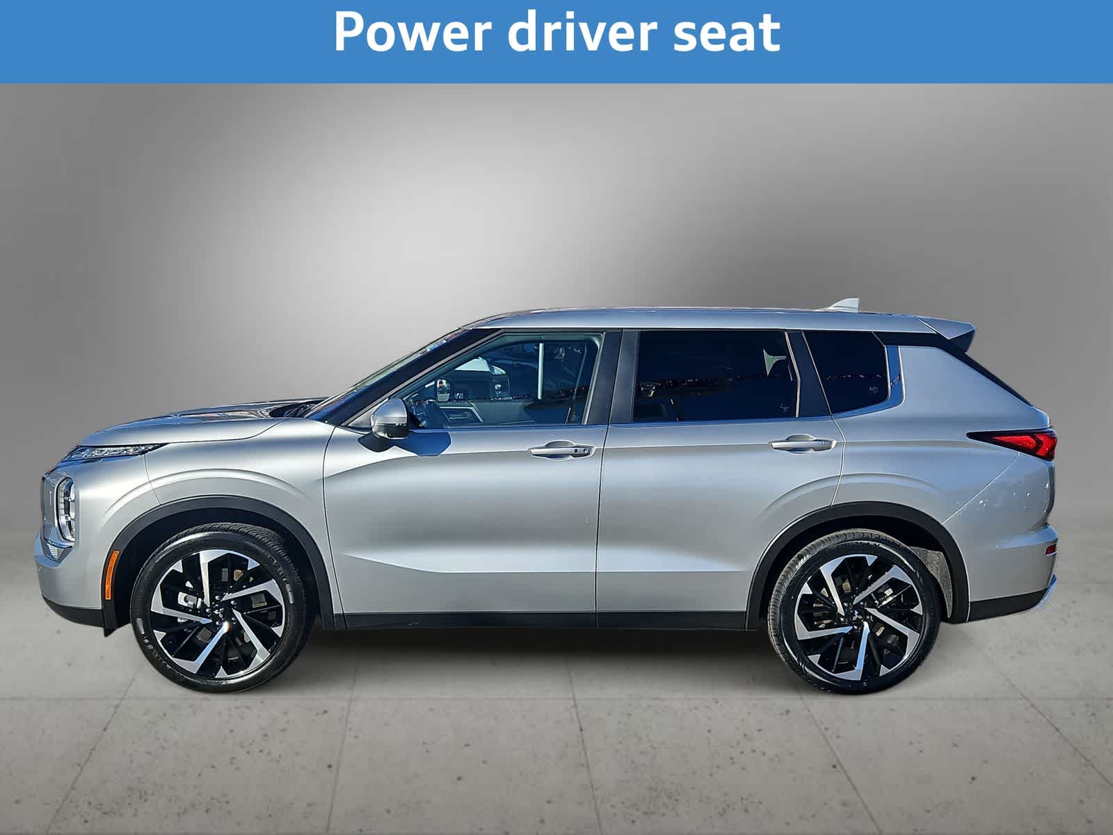 Thumbnail: 2024 Mitsubishi Outlander - 7