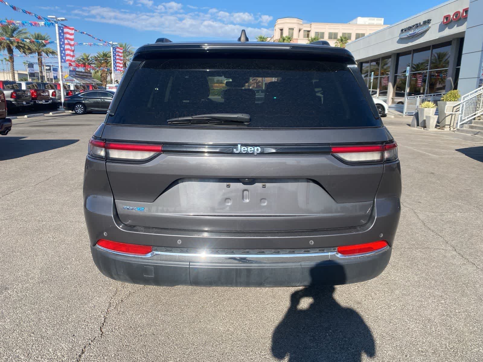 Thumbnail: 2023 Jeep Grand Cherokee - 7