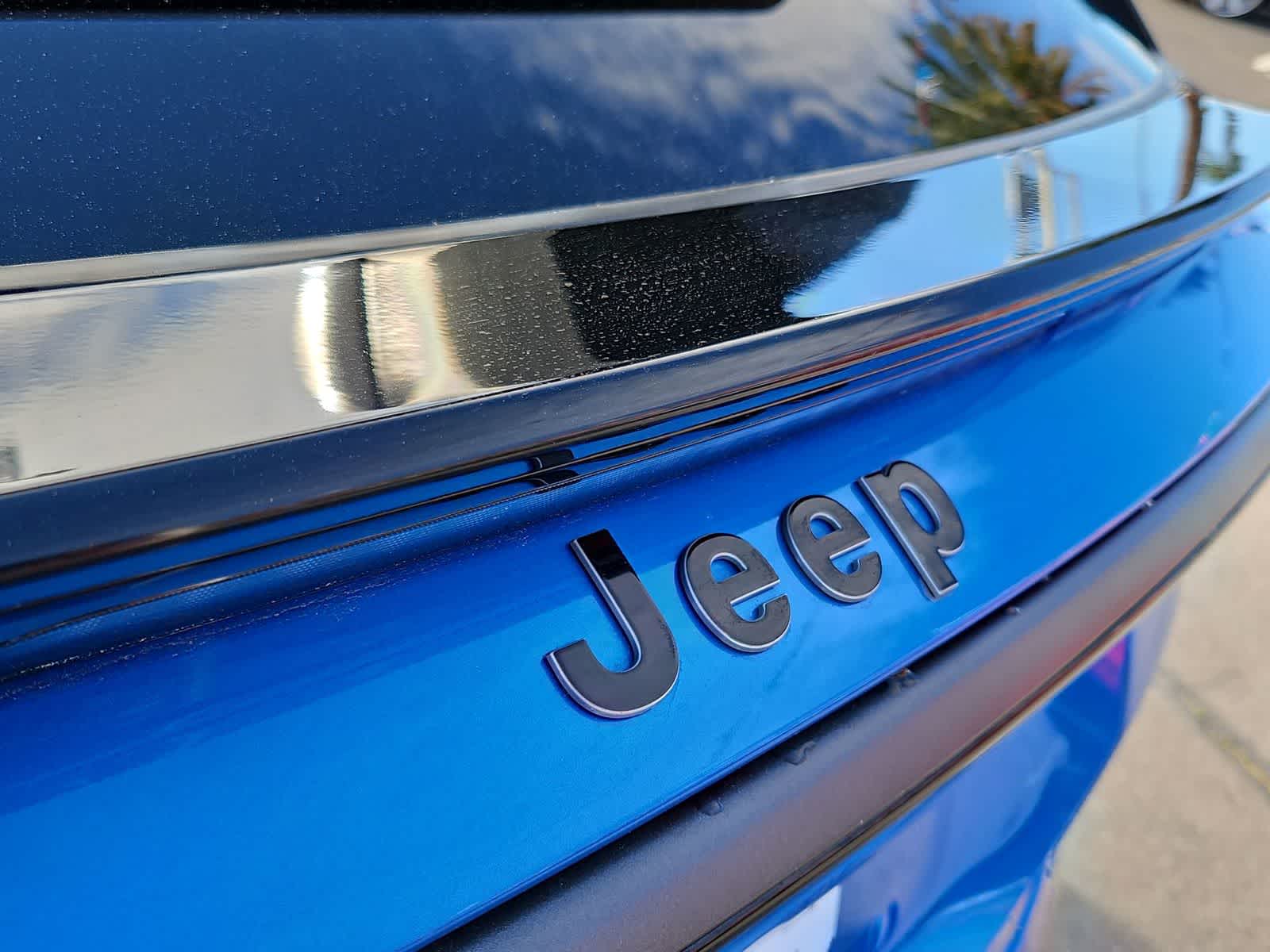 Thumbnail: 2025 Jeep Wagoneer S - 12