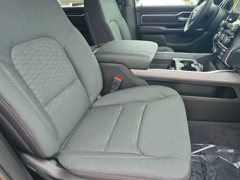 Thumbnail: 2026 RAM 1500 - 18