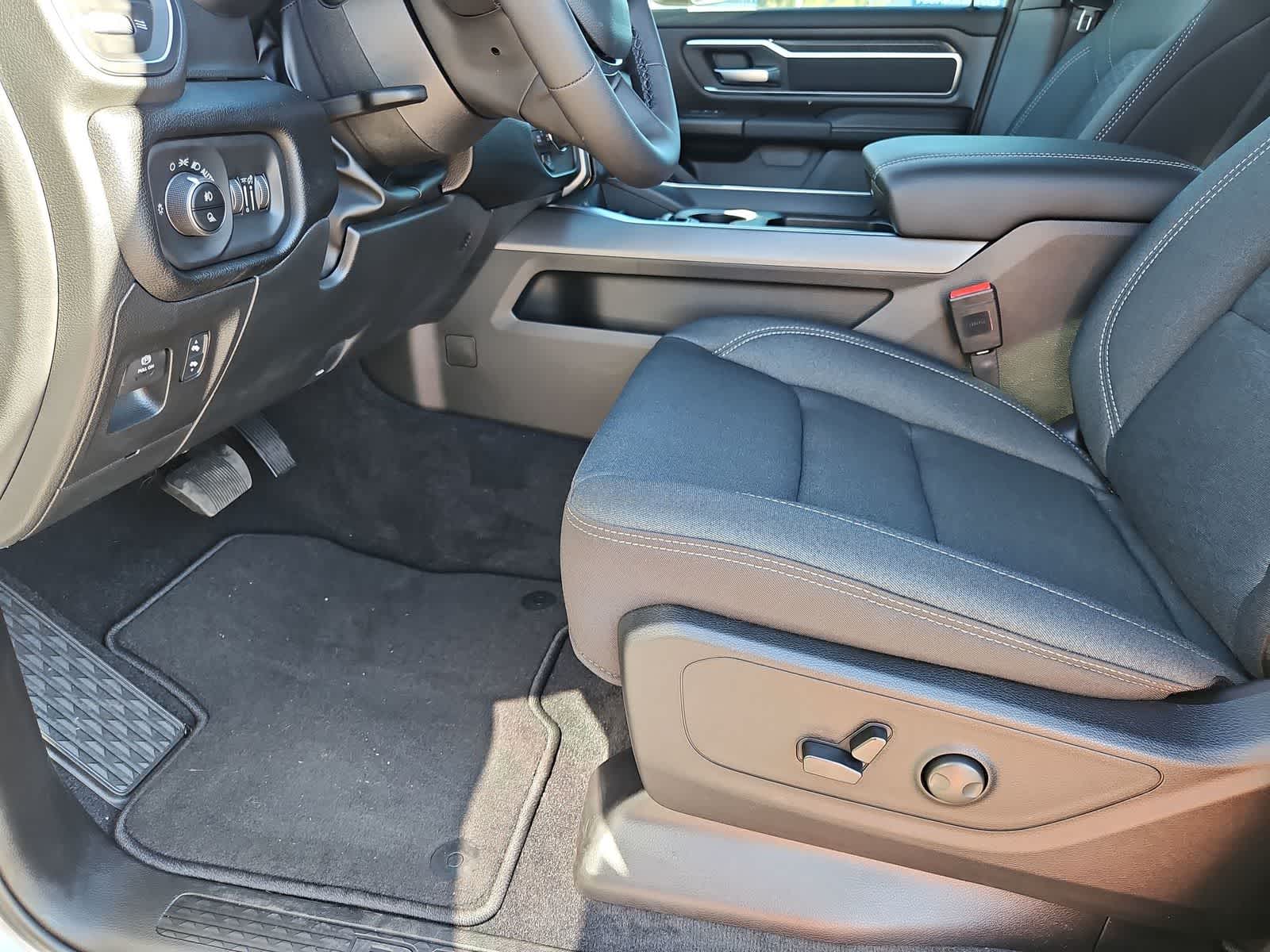 Thumbnail: 2026 RAM 1500 - 17