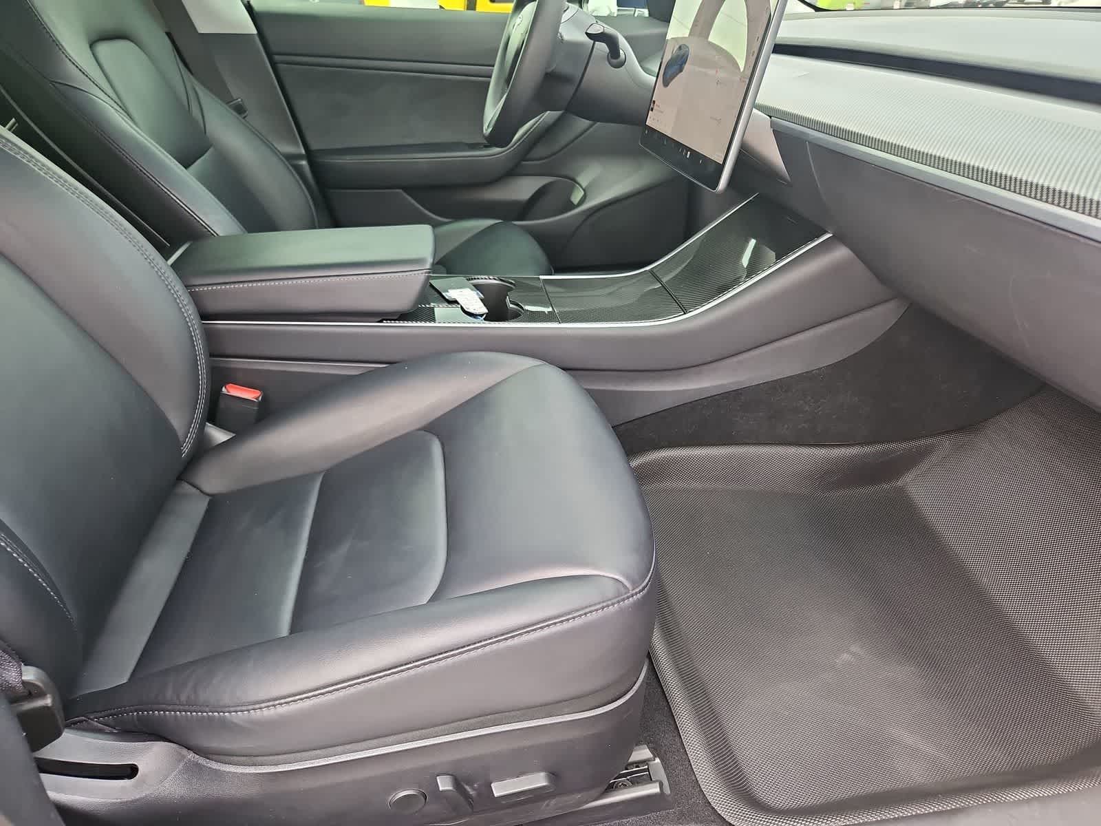 Thumbnail: 2019 Tesla Model 3 - 21