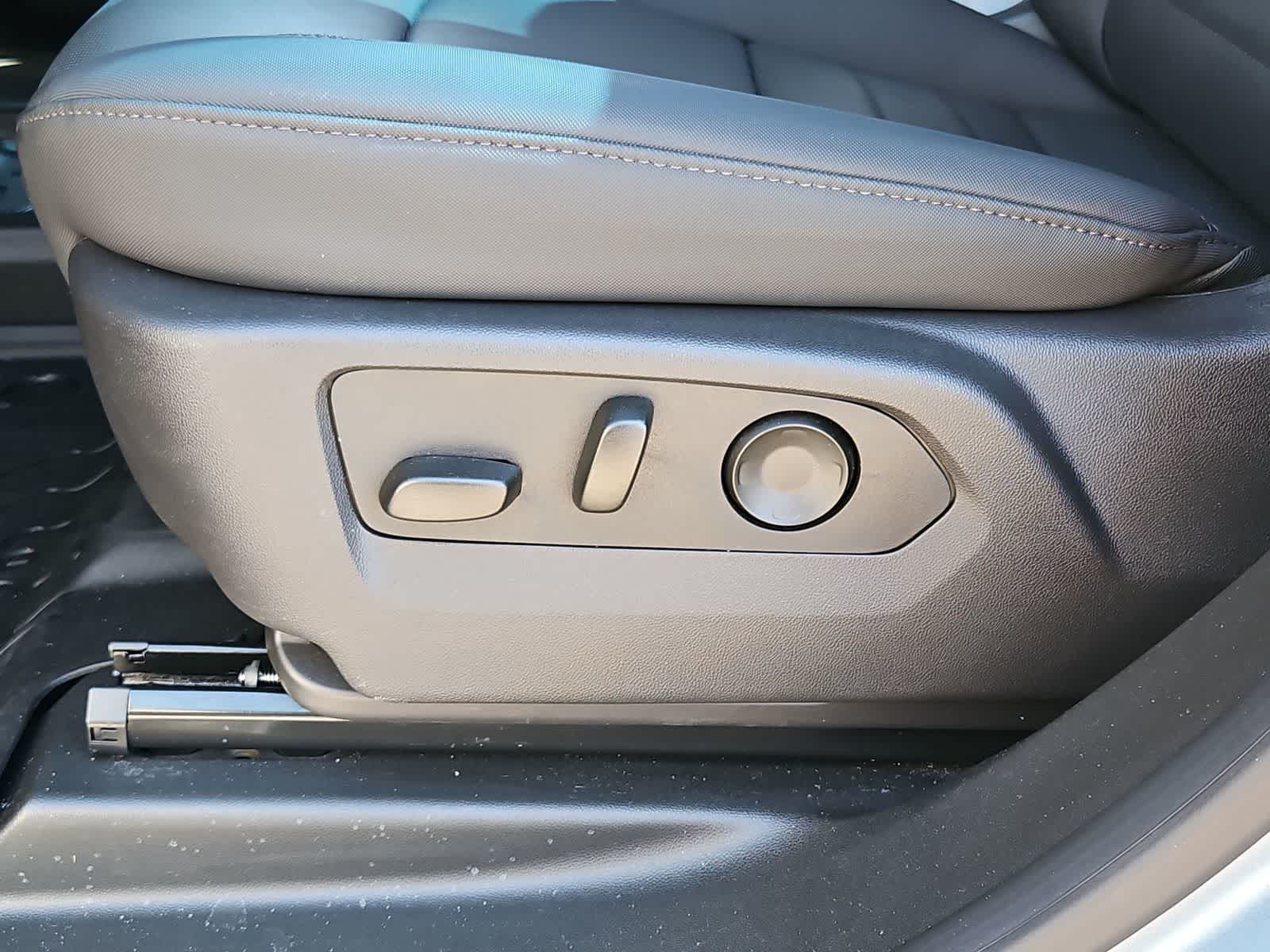 Thumbnail: 2024 GMC Hummer EV - 17