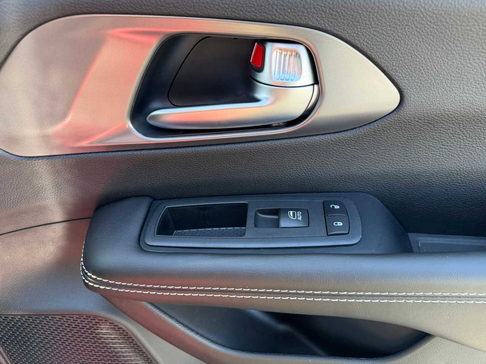 Thumbnail: 2026 Chrysler Pacifica - 20