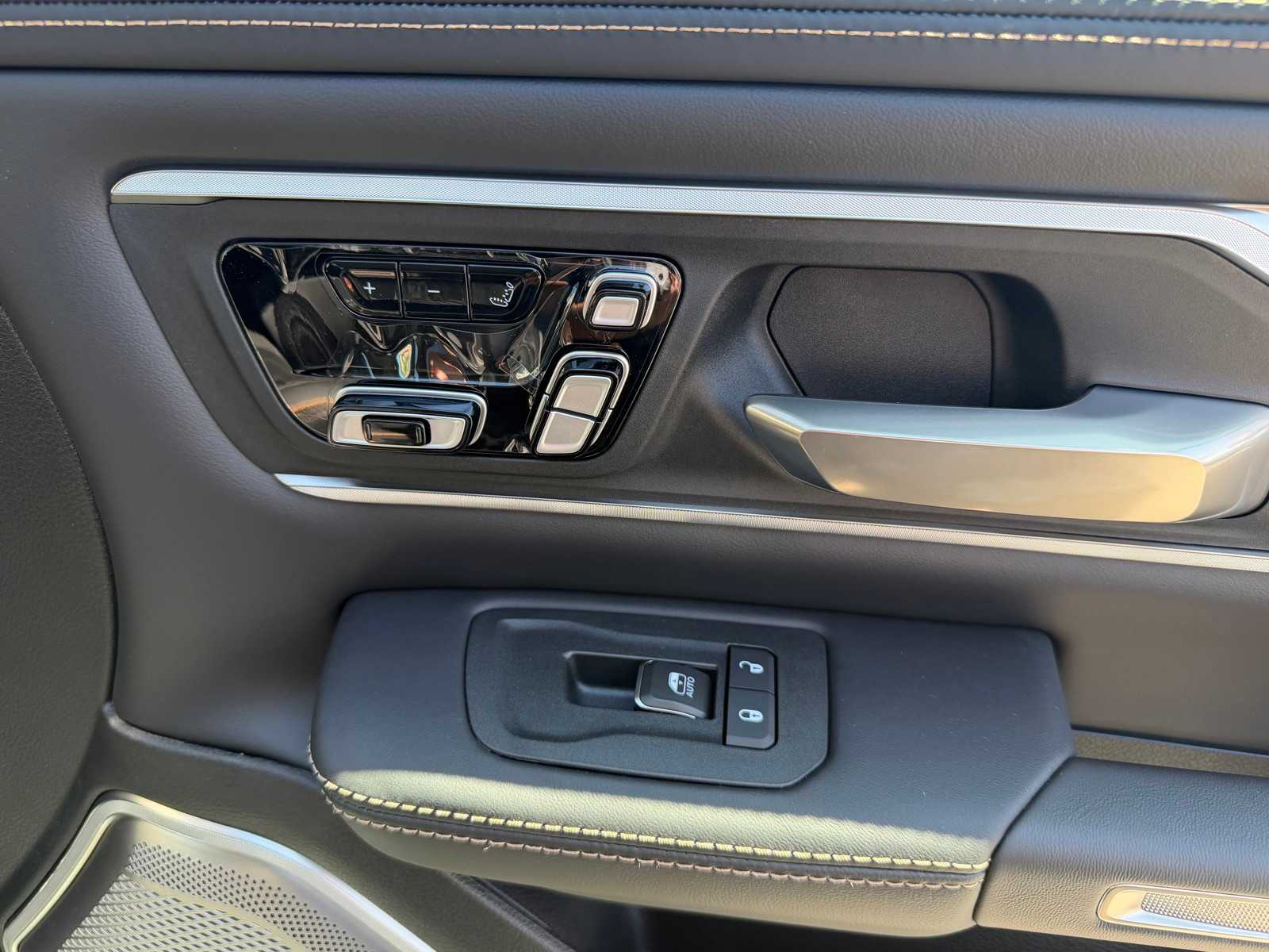 Thumbnail: 2026 RAM 1500 - 19