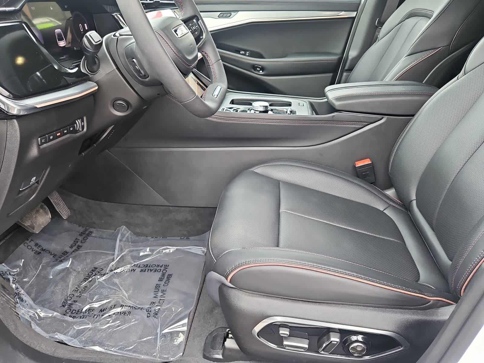 Thumbnail: 2024 Jeep Wagoneer S - 16