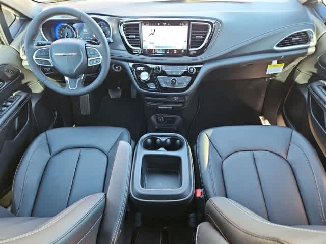 Thumbnail: 2026 Chrysler Pacifica - 15