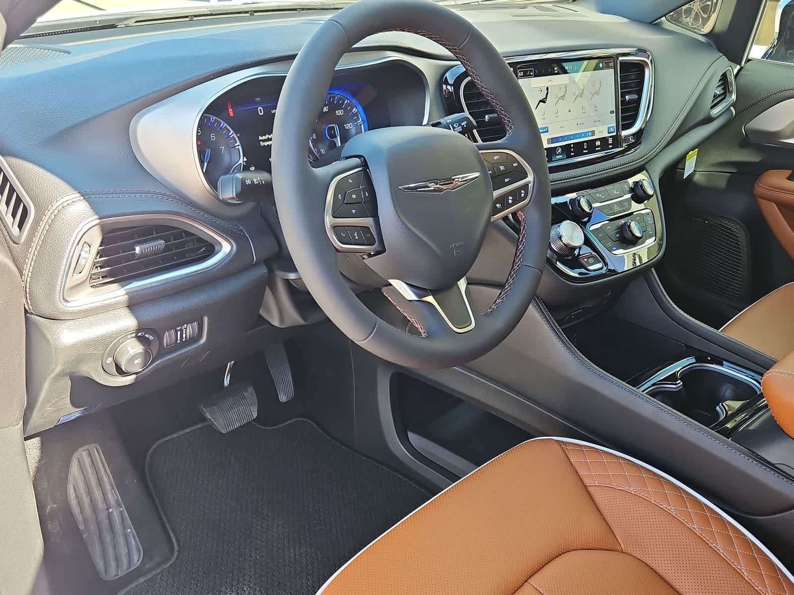 Thumbnail: 2026 Chrysler Pacifica - 10