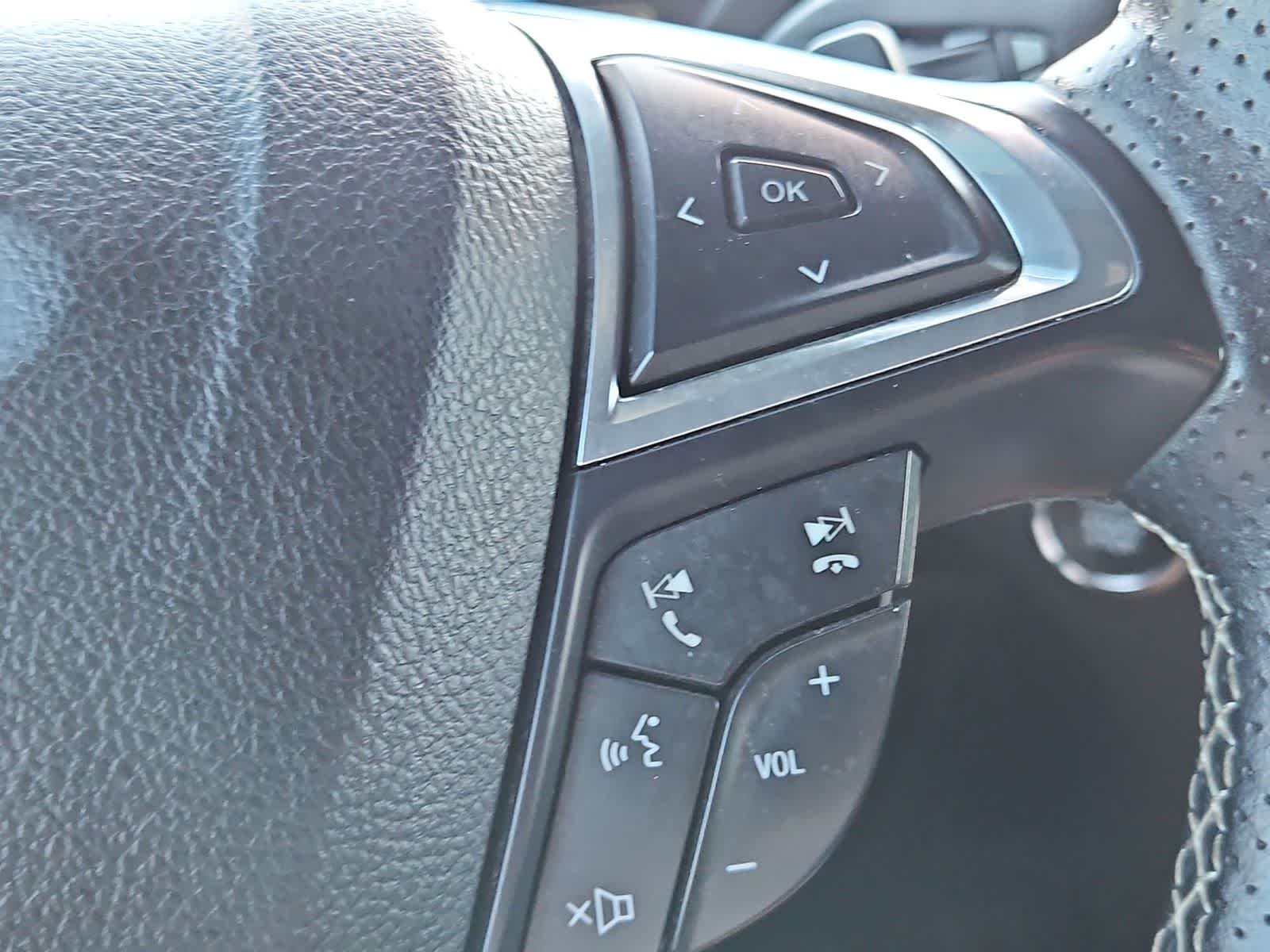 Thumbnail: 2021 Ford Edge - 25