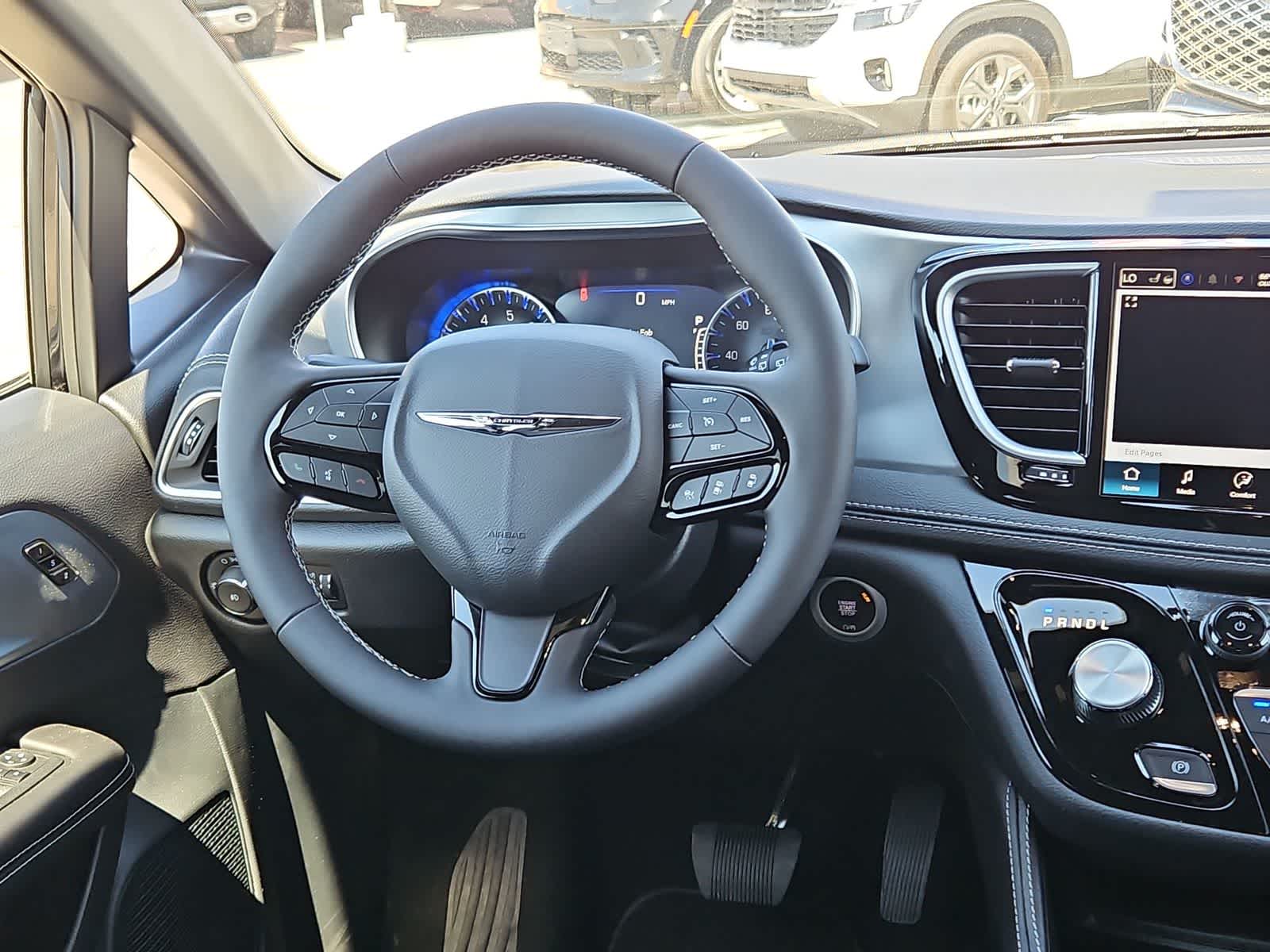 Thumbnail: 2026 Chrysler Pacifica - 22