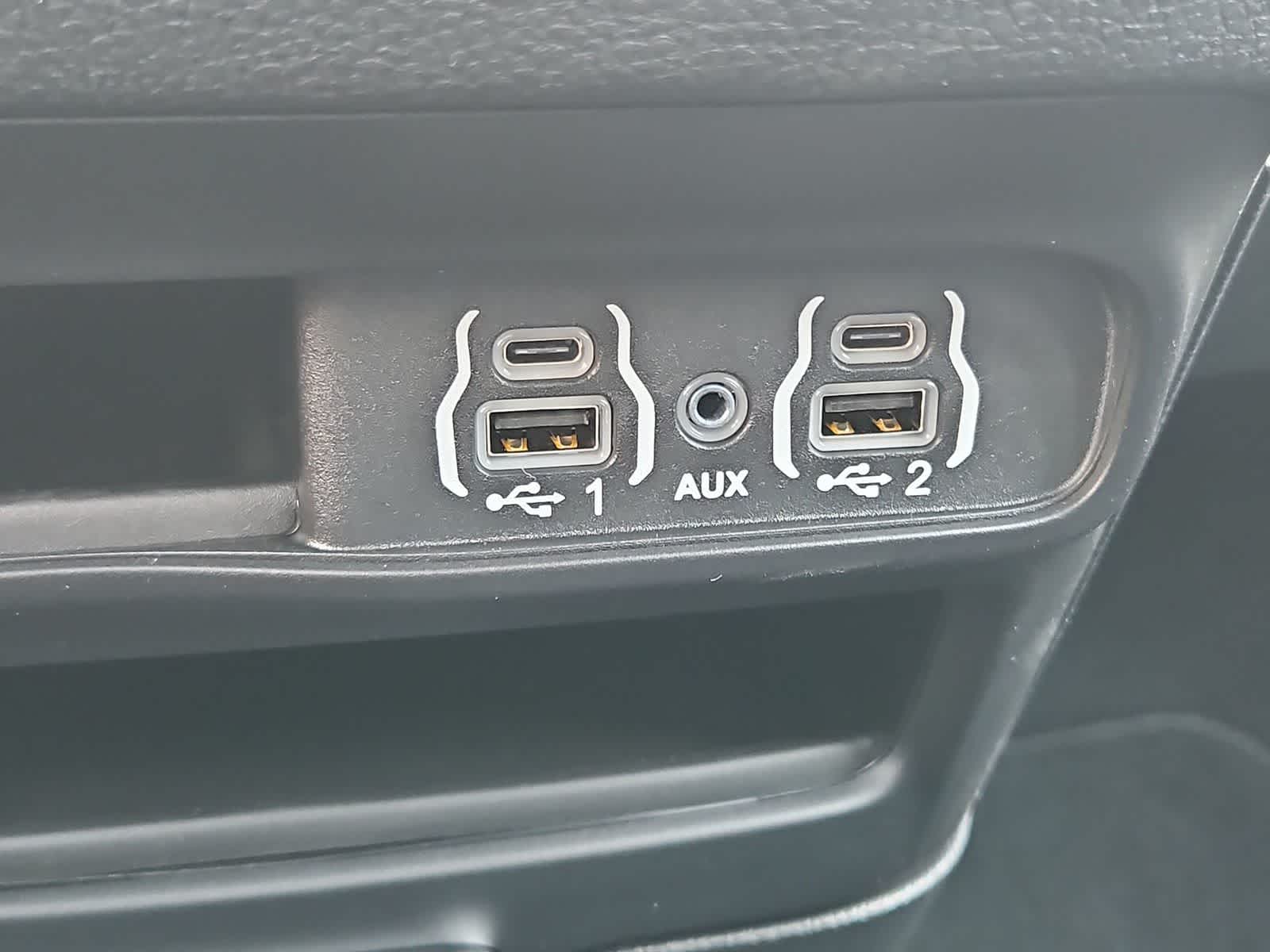 Thumbnail: 2025 Chrysler Pacifica - 29