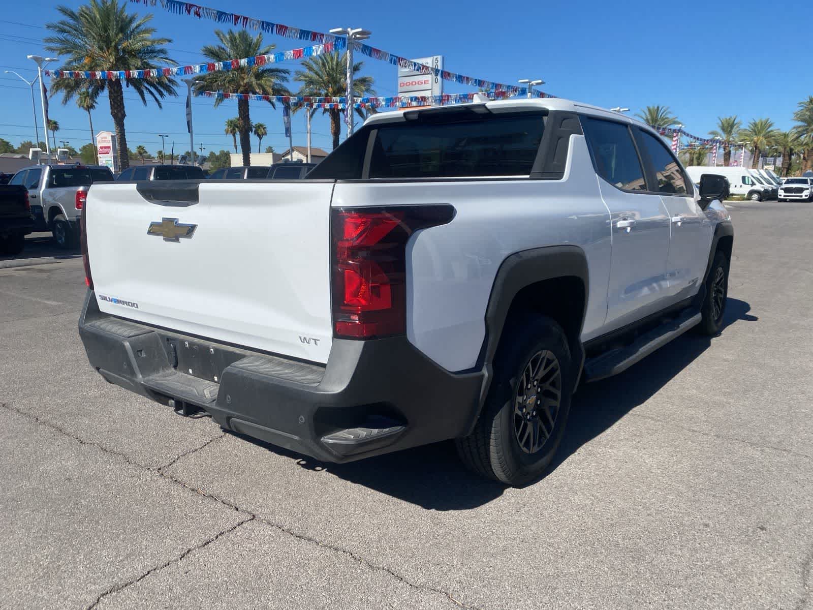 Thumbnail: 2024 Chevrolet Silverado EV - 6