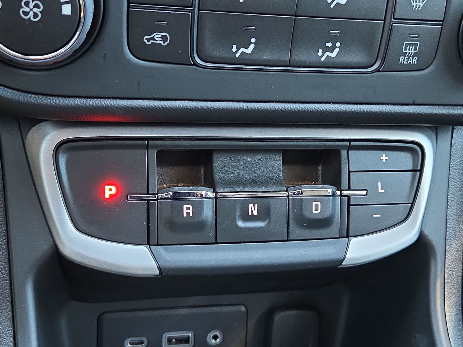 Thumbnail: 2022 GMC Terrain - 32