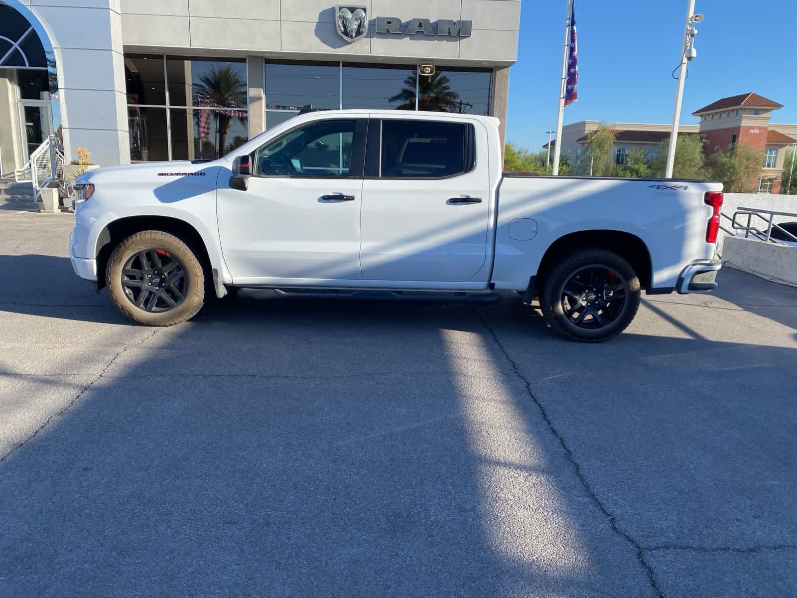 Thumbnail: 2023 Chevrolet Silverado 1500 - 9