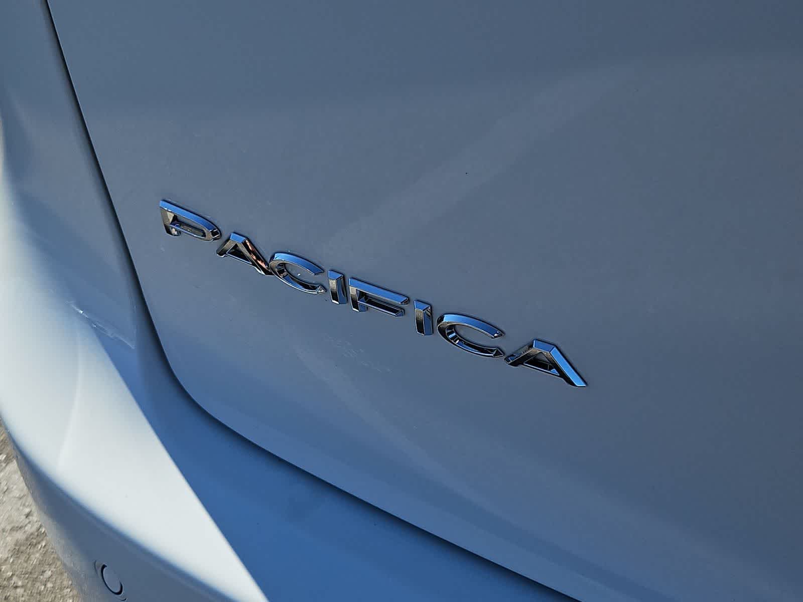 Thumbnail: 2026 Chrysler Pacifica - 12