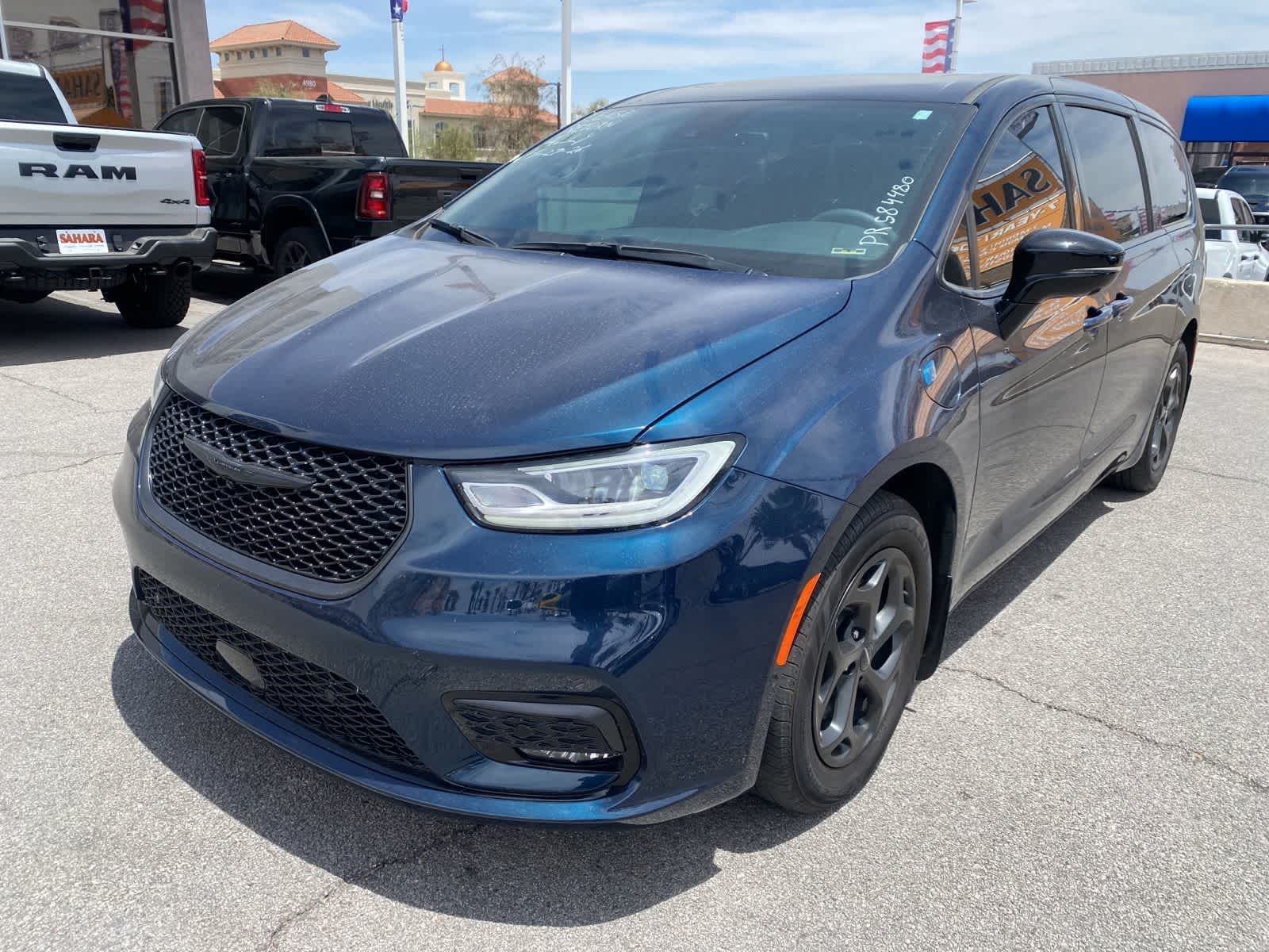 2023 Chrysler Pacifica Hybrid Limited Hybrid's photo
