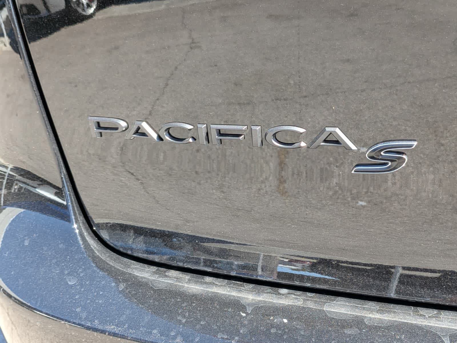 Thumbnail: 2026 Chrysler Pacifica - 14