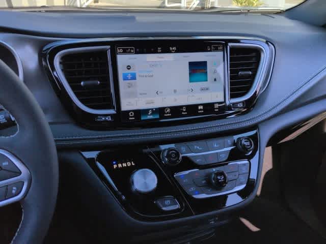 Thumbnail: 2026 Chrysler Pacifica - 28