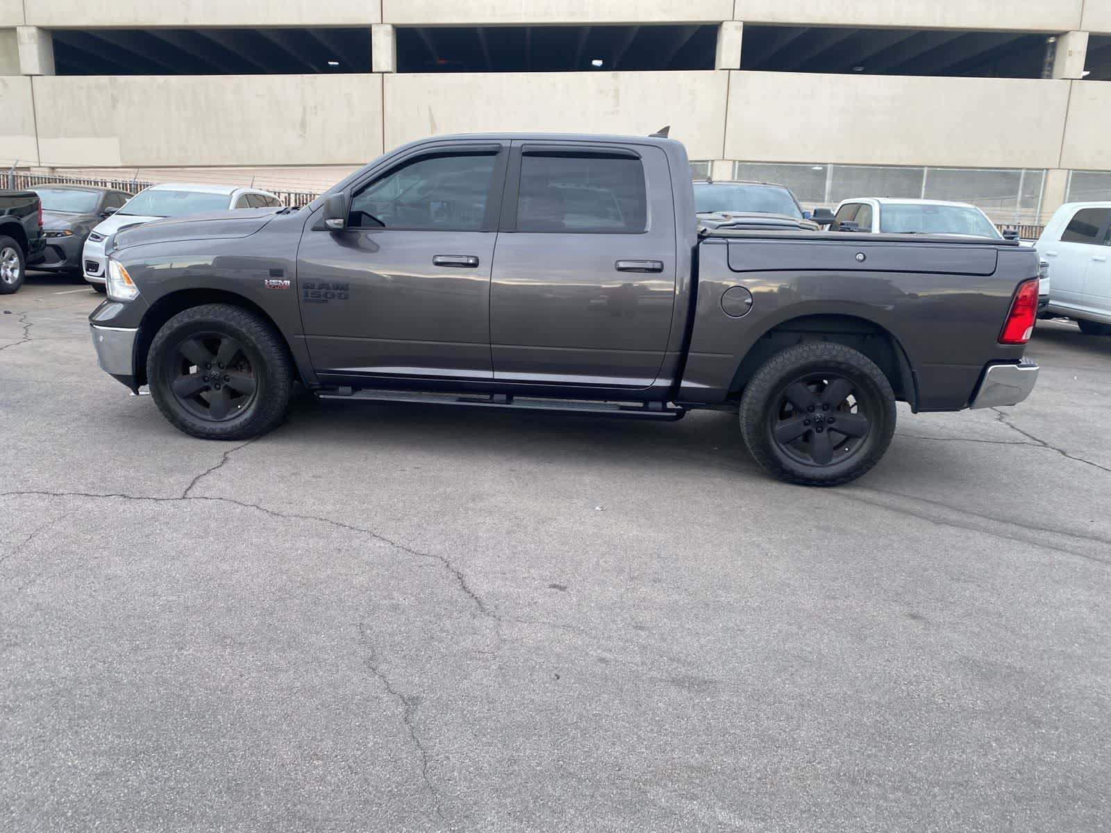 Thumbnail: 2019 RAM 1500 Classic - 9