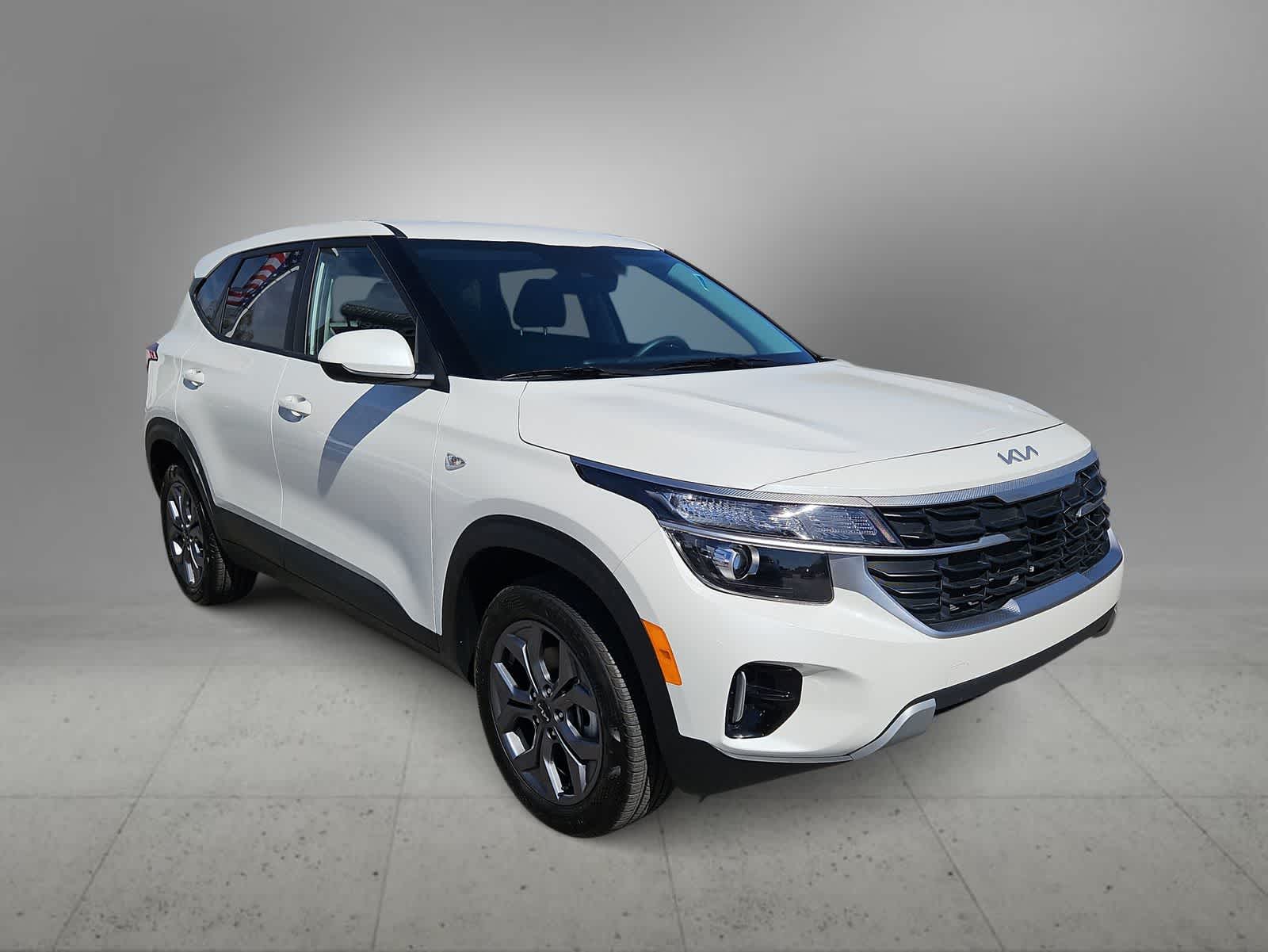 Thumbnail: 2024 Kia Seltos - 2