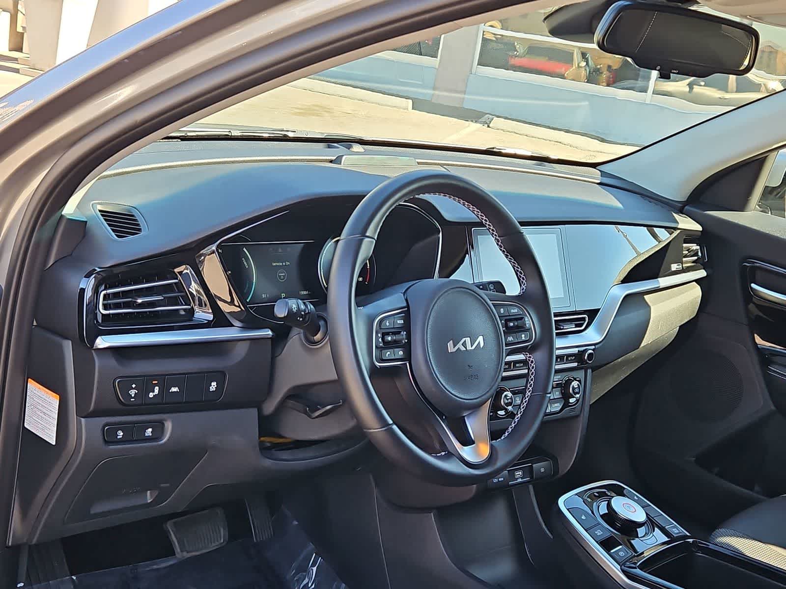 Thumbnail: 2022 Kia Niro - 11
