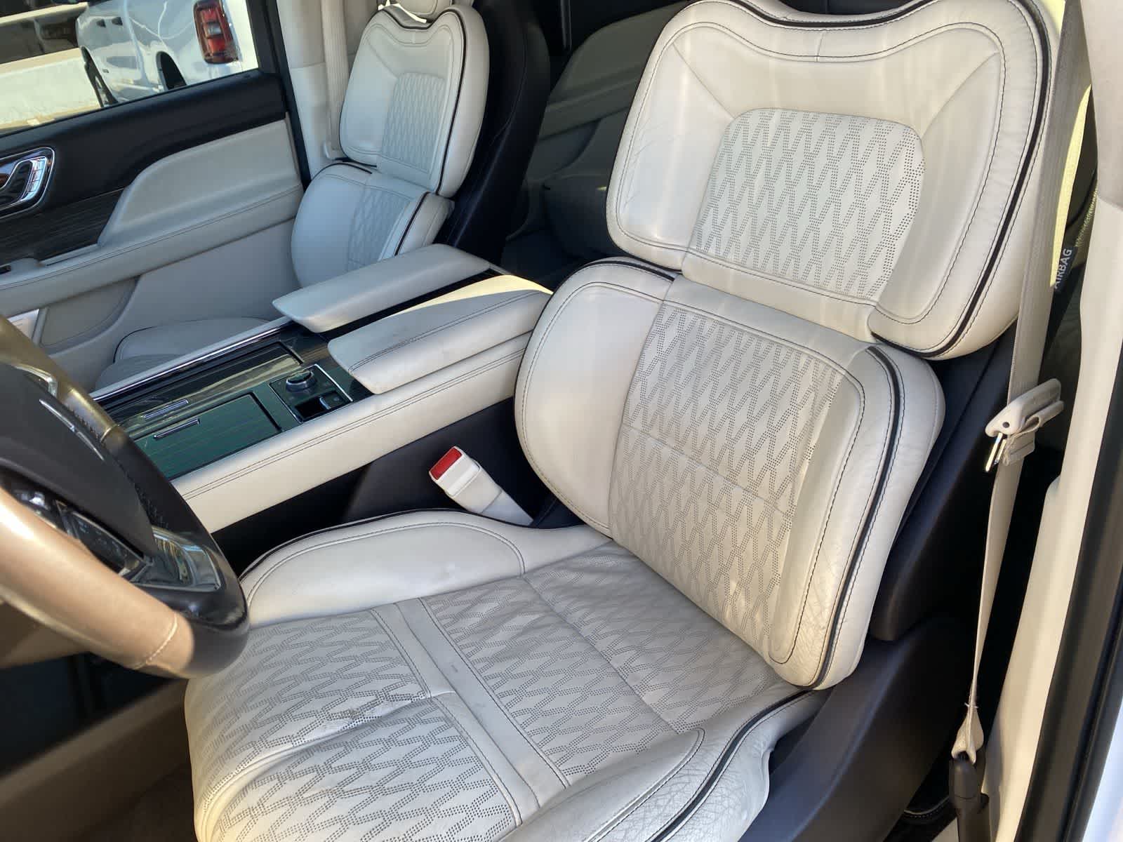 Thumbnail: 2018 Lincoln Navigator L - 11