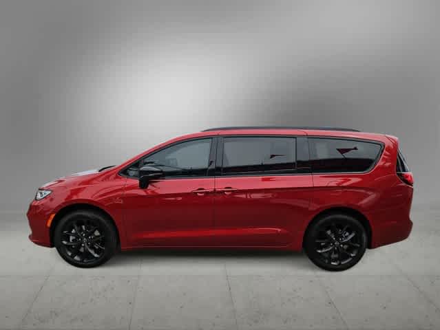 Thumbnail: 2026 Chrysler Pacifica - 5