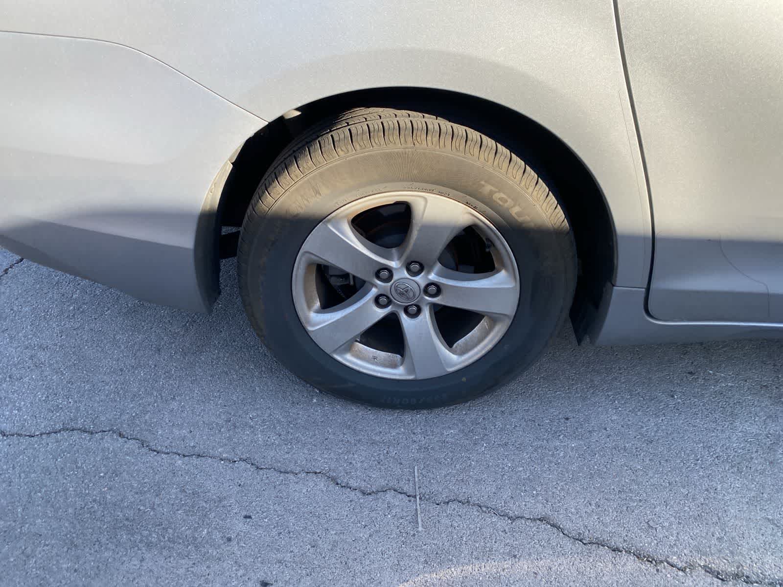 Thumbnail: 2017 Toyota Sienna - 5