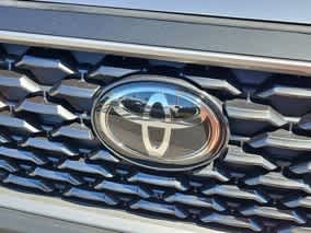 Thumbnail: 2022 Toyota Corolla Cross - 16