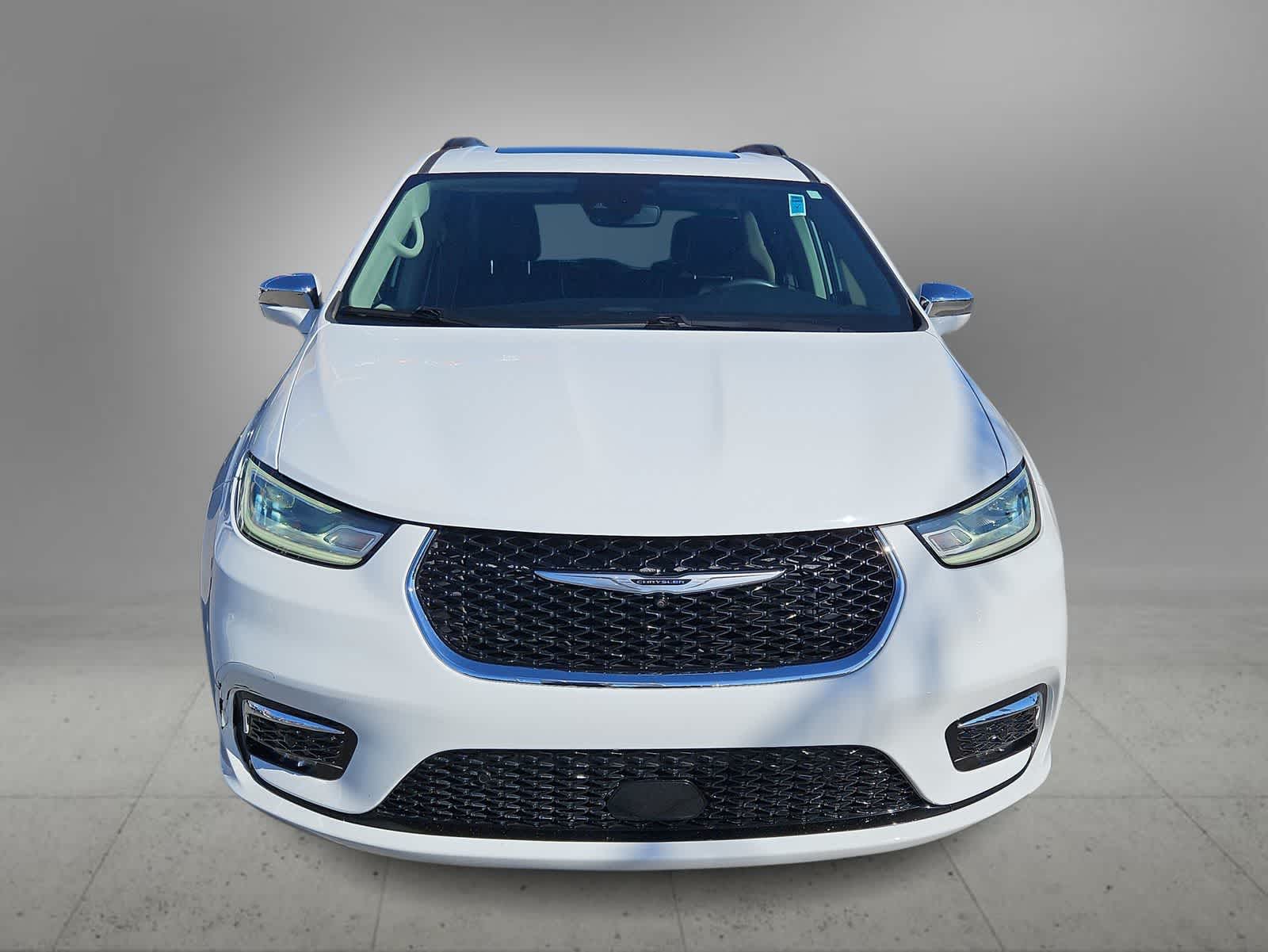 Thumbnail: 2022 Chrysler Pacifica - 4