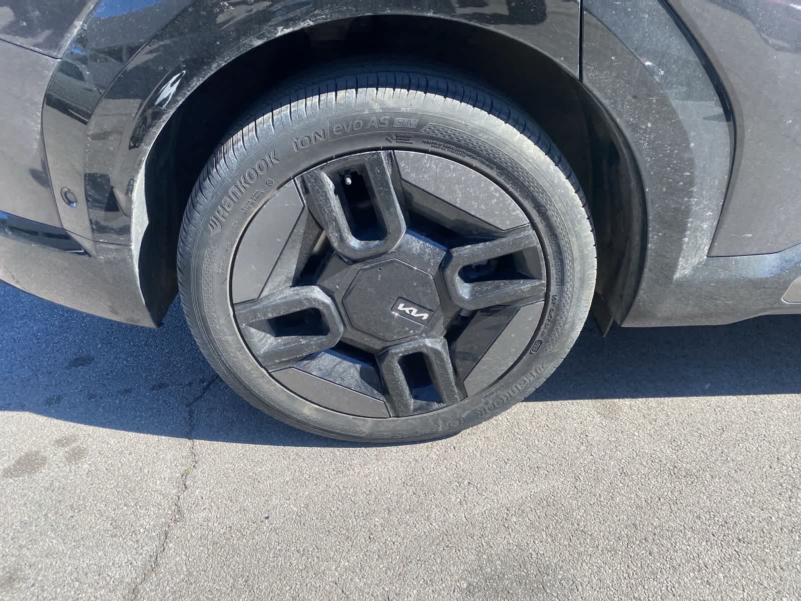 Thumbnail: 2024 Kia EV9 - 6