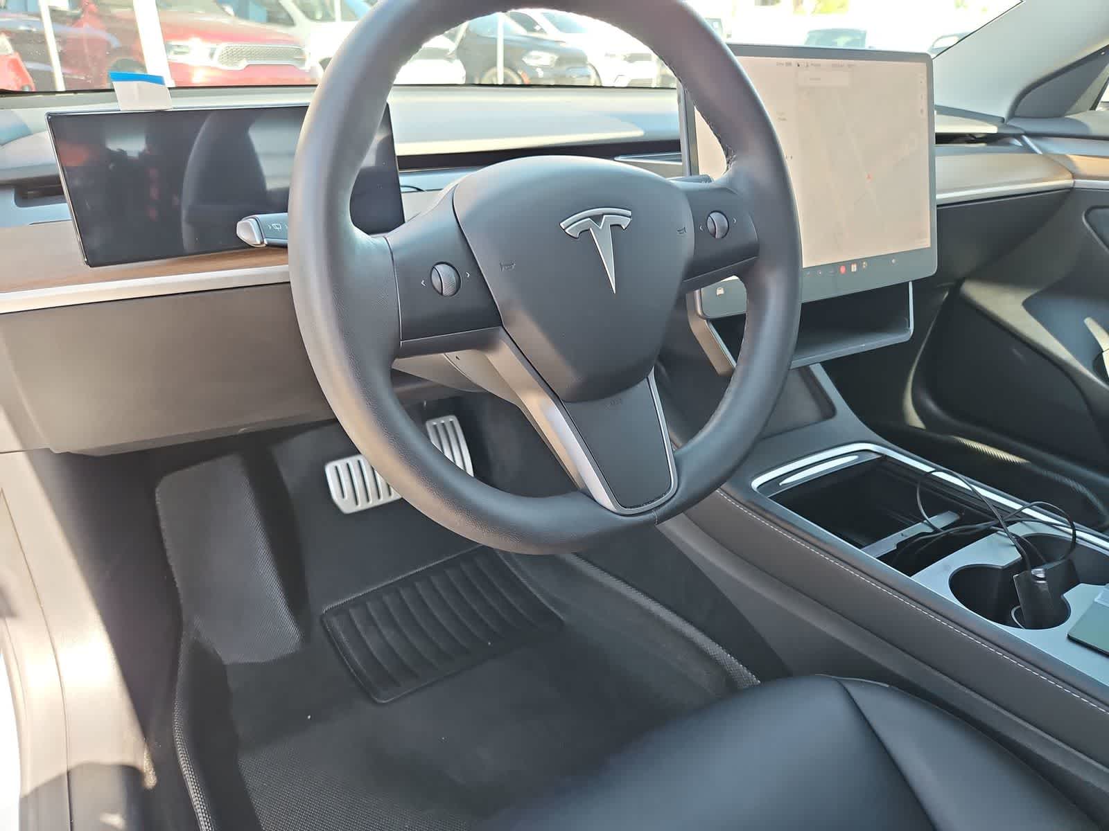 Thumbnail: 2022 Tesla Model 3 - 11