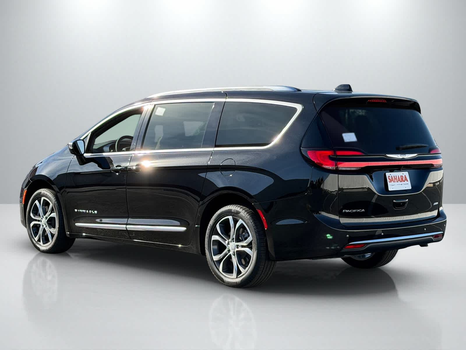 Thumbnail: 2026 Chrysler Pacifica - 4