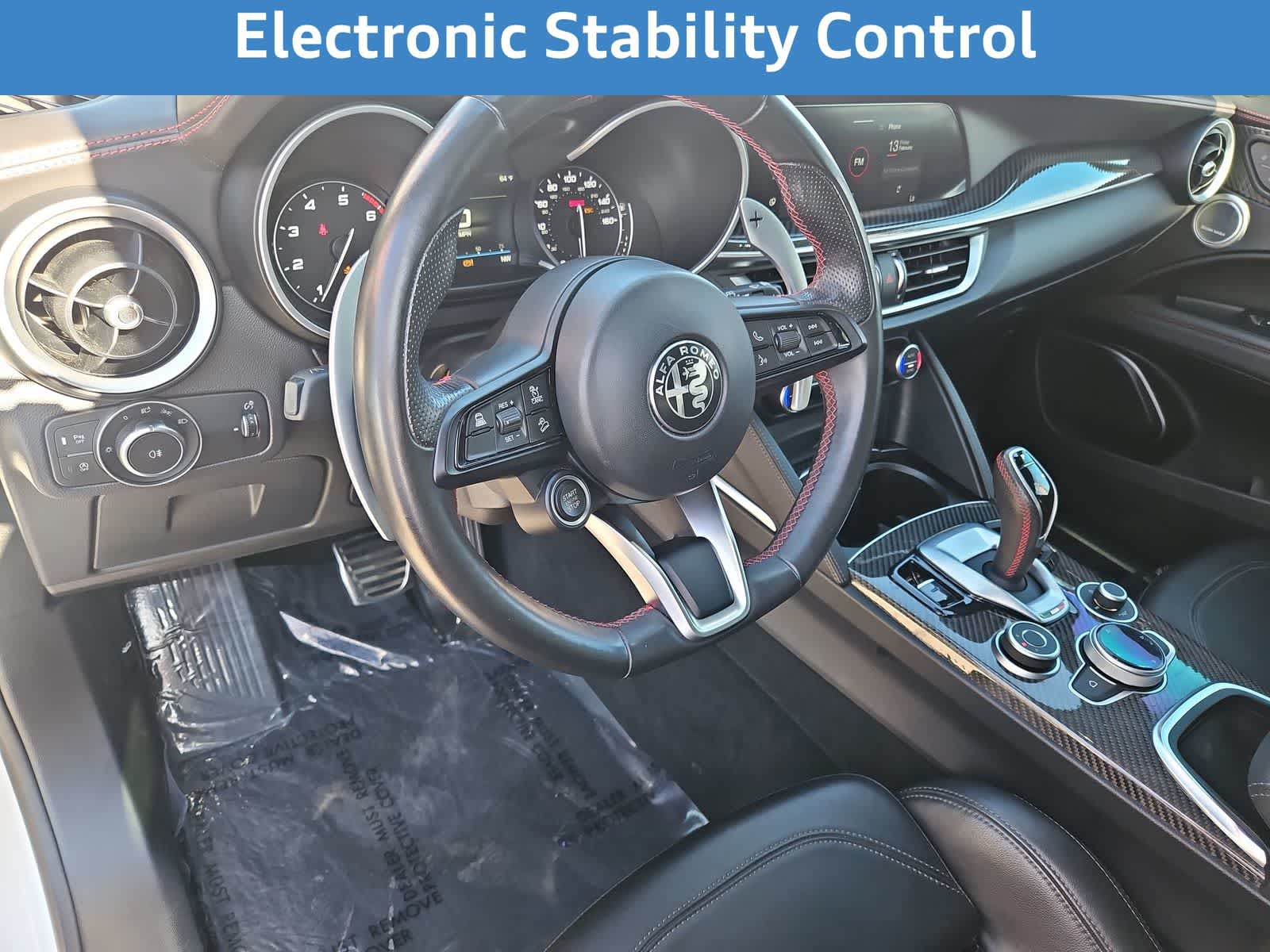 Thumbnail: 2023 Alfa Romeo Stelvio - 12