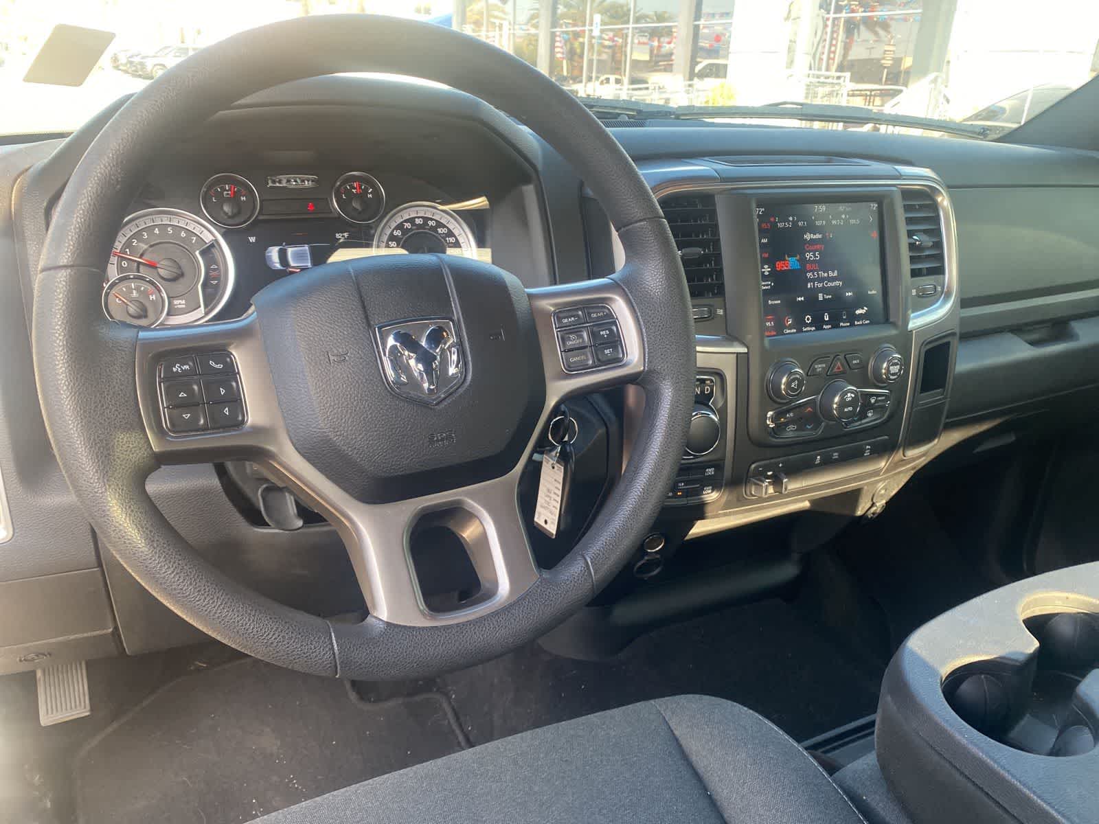 Thumbnail: 2021 RAM 1500 Classic - 10