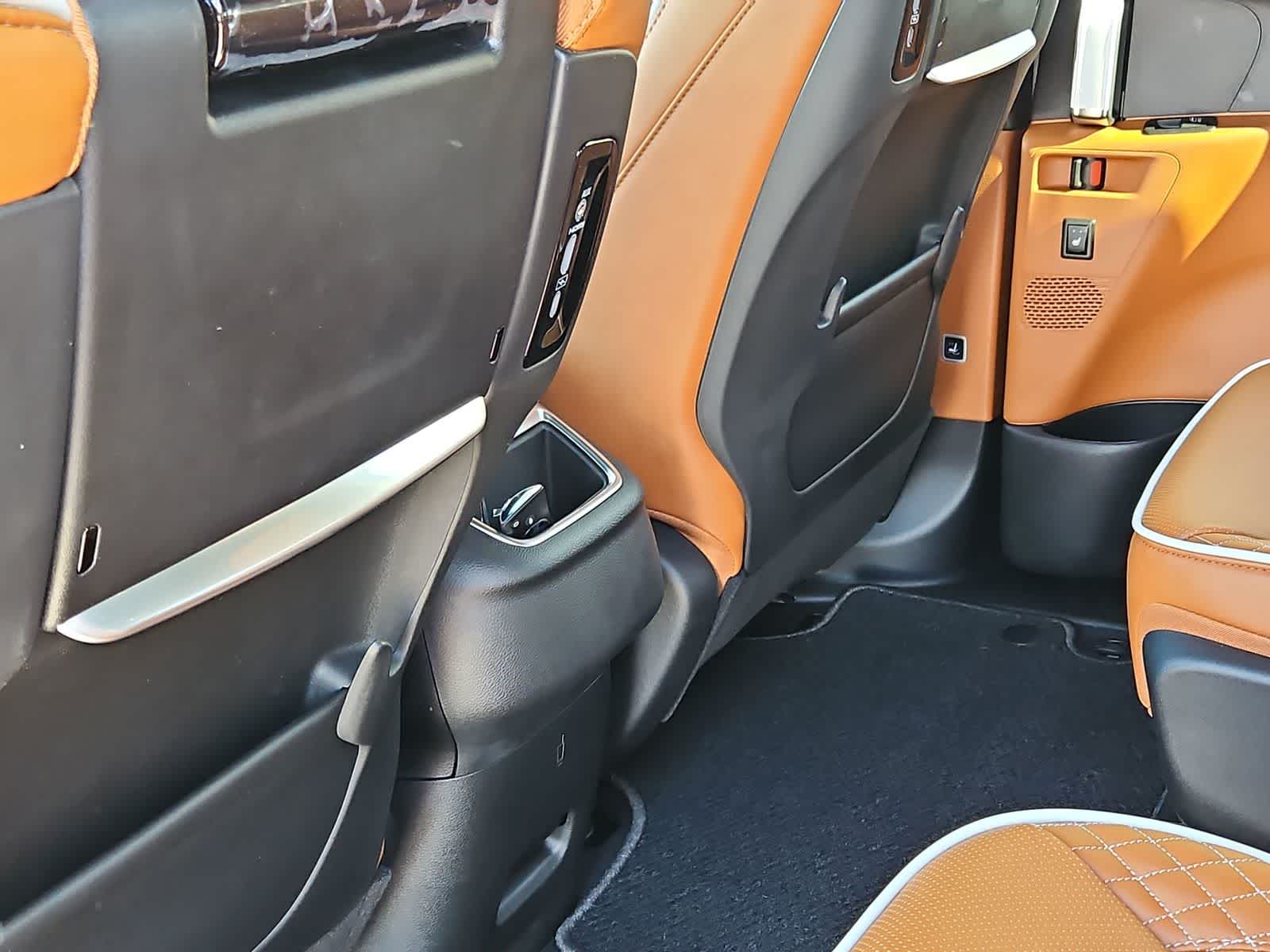 Thumbnail: 2026 Chrysler Pacifica - 18