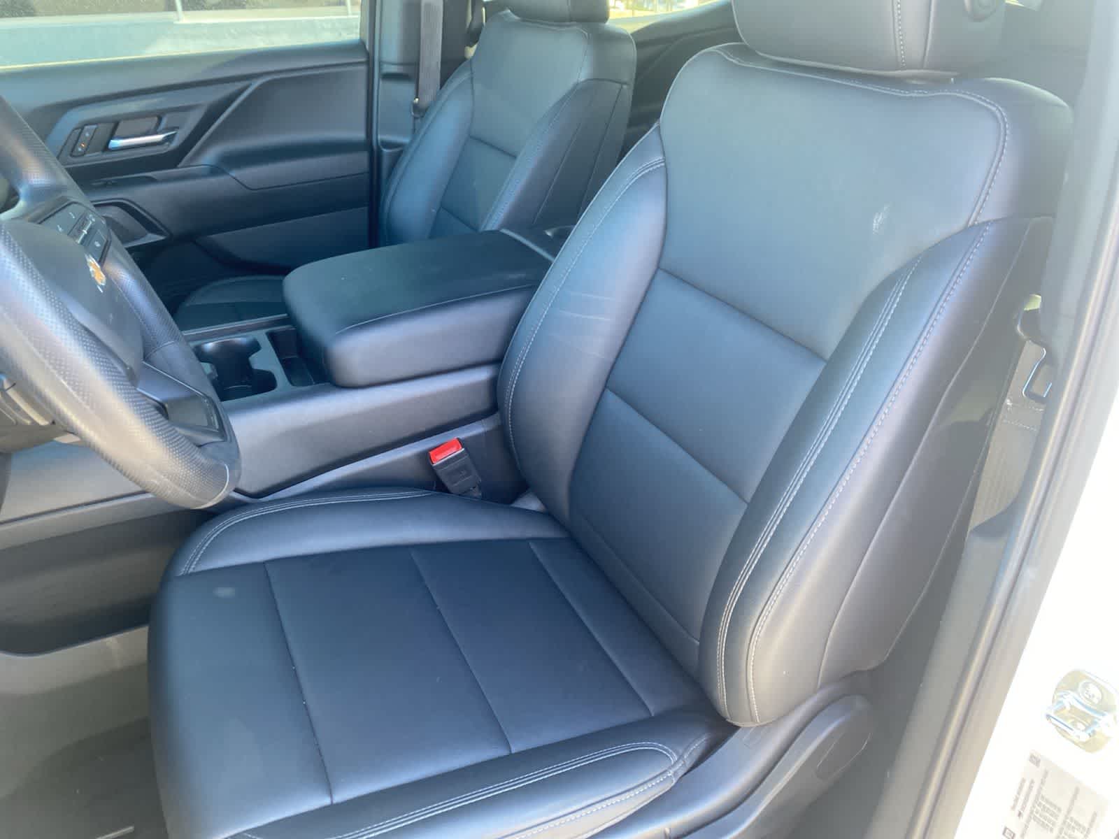 Thumbnail: 2024 Chevrolet Silverado EV - 12